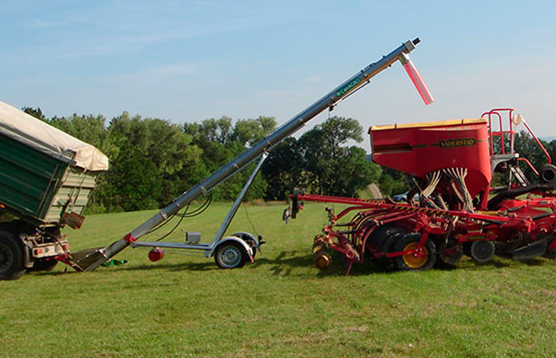 Exclusive UK Supplier for CanAGRO Trailer-mounted Augers